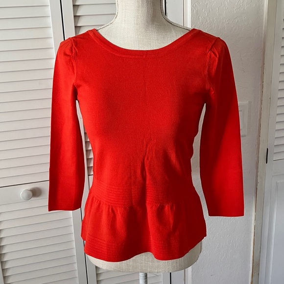 Daniel Cremieux Tops - Daniel Cremieux Orange Knit Women's Top size Small great‎ quality